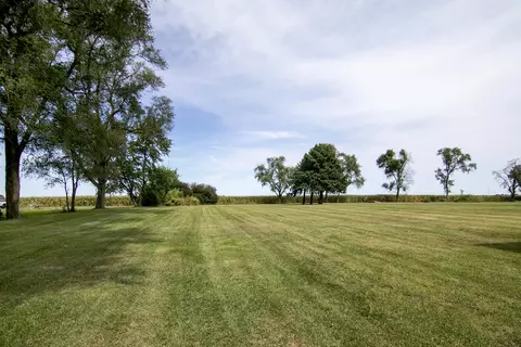 Exterior - 1627 W 2000s Rd, Kankakee, IL 60901 photo 6 of 6