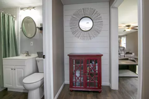 Entry Way - 1627 W 2000s Rd, Kankakee, IL 60901 photo 3 of 3