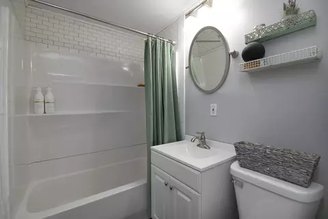 Bath - 1627 W 2000s Rd, Kankakee, IL 60901 photo 1 of 1