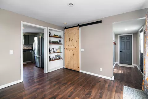 Entry Way - 1627 W 2000s Rd, Kankakee, IL 60901 photo 2 of 3