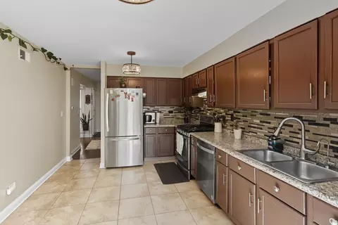 321 Forestway Ln, Wheeling, IL 60090 photo 10