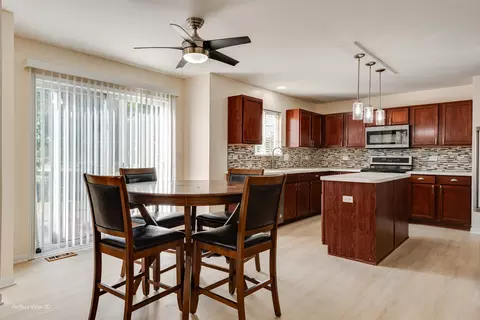 1413 Sedge Pass, Minooka, IL 60447 photo 2