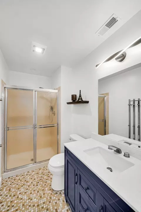 Bath - 1485 Chippewa Trl, Wheeling, IL 60090 photo 3 of 3