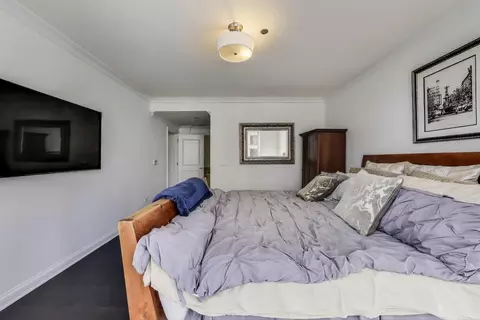 Bedroom - 10 E Delaware Pl #18D, Chicago, IL 60611 photo 2 of 6