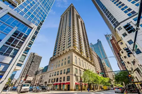 10 E Delaware Pl #18D, Chicago, IL 60611