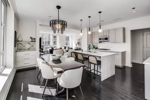 Dining - 10 E Delaware Pl #18D, Chicago, IL 60611 photo 2 of 3
