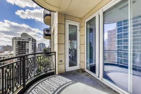 Exterior - 10 E Delaware Pl #18D, Chicago, IL 60611 photo 5 of 10
