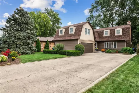2121 W Haven St, Mount Prospect, IL 60056