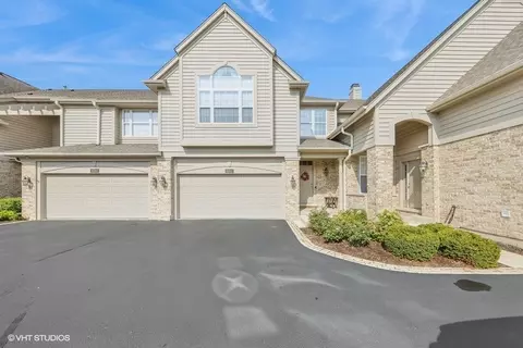 6262 Edgebrook Ln E, Indian Head Park, IL 60525