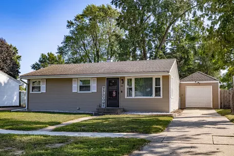 2111 Exeter Ave, Loves Park, IL 61111
