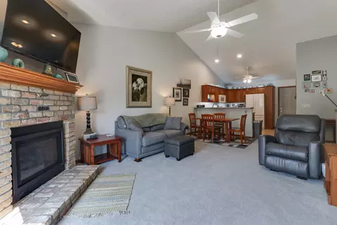 107 N Blair Dr #16, Normal, IL 61761 photo 7
