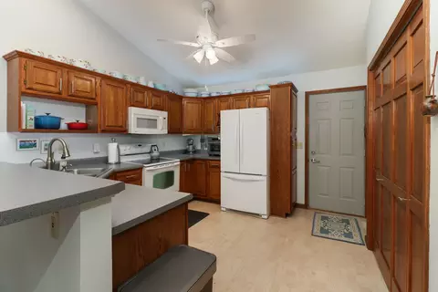 107 N Blair Dr #16, Normal, IL 61761 photo 2