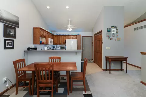 107 N Blair Dr #16, Normal, IL 61761 photo 6