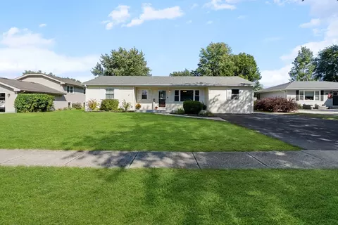 808 Stonegate Rd, New Lenox, IL 60451