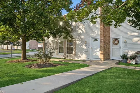 1738 Ardwick Dr #1738, Hoffman Estates, IL 60169