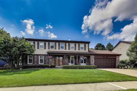 715 W Whiting Ln, Arlington Heights, IL 60004