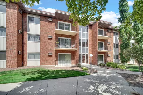 4125 W 97th Pl #206, Oak Lawn, IL 60453