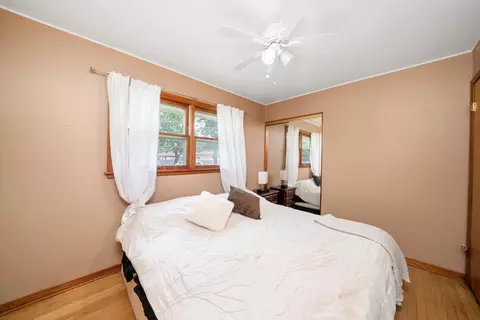 Bedroom - 18503 Arcadia Ave, Lansing, IL 60438 photo 2 of 4