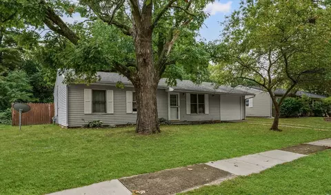 Exterior - 3207 Ridgewood Dr, Champaign, IL 61821 photo 1 of 7