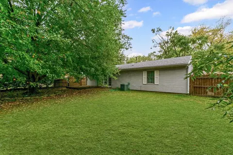 Exterior - 3207 Ridgewood Dr, Champaign, IL 61821 photo 4 of 7