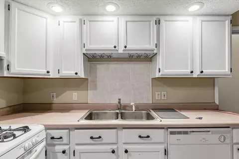 Kitchen - 3207 Ridgewood Dr, Champaign, IL 61821 photo 3 of 3
