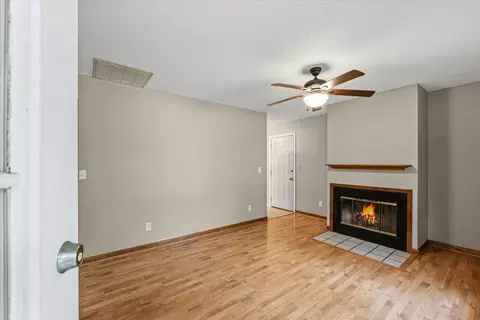 Living - 3207 Ridgewood Dr, Champaign, IL 61821 photo 1 of 4
