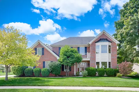27 W277 Waterford Dr, Winfield, IL 60190
