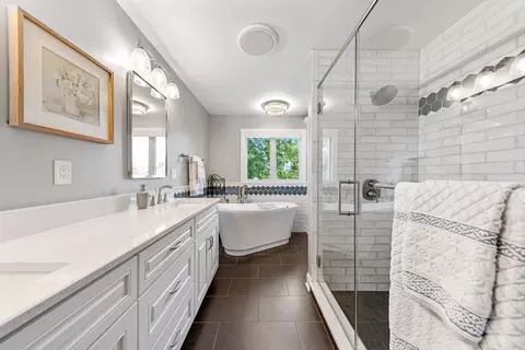 Bath - 11966 Duchess Ave, Mokena, IL 60448 photo 3 of 4