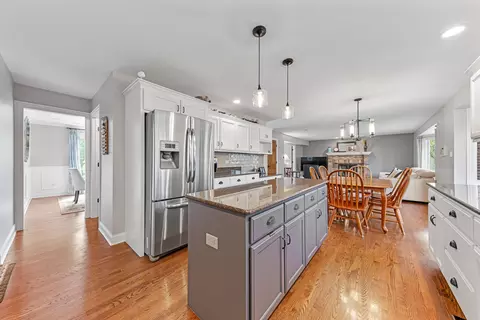 Kitchen - 11966 Duchess Ave, Mokena, IL 60448 photo 2 of 2