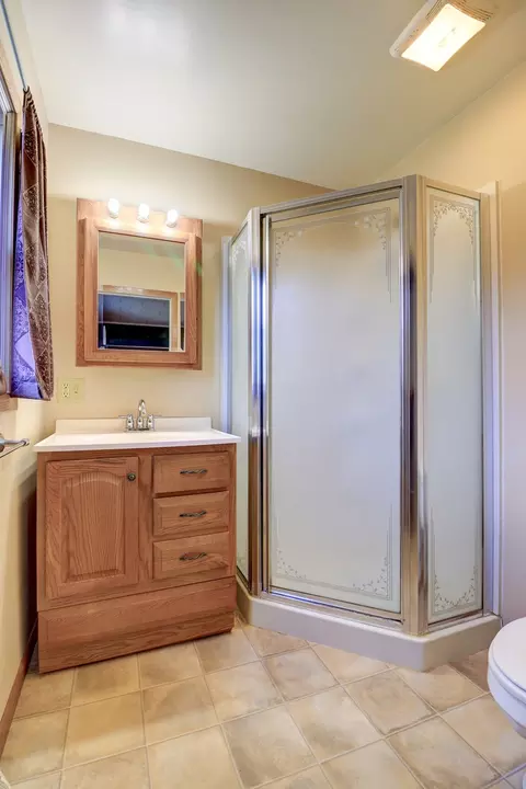 Bath - 13912 Lincoln Rd, Morrison, IL 61270 photo 1 of 2