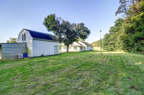 Exterior - 13912 Lincoln Rd, Morrison, IL 61270 photo 8 of 11