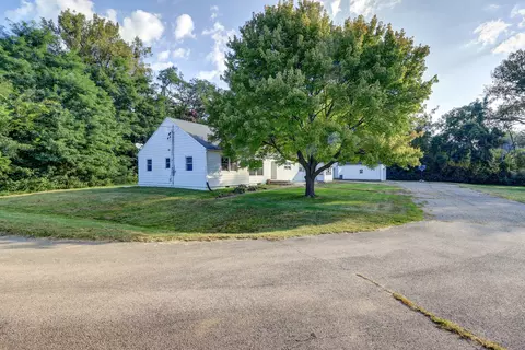 Exterior - 13912 Lincoln Rd, Morrison, IL 61270 photo 2 of 11
