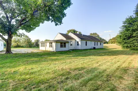 Exterior - 13912 Lincoln Rd, Morrison, IL 61270 photo 9 of 11