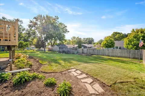 Exterior - 23 Old Post Rd, Montgomery, IL 60538 photo 3 of 5