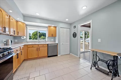 Kitchen - 23 Old Post Rd, Montgomery, IL 60538 photo 1 of 2