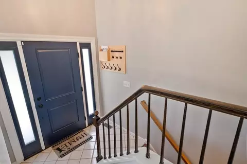 Entry Way - 23 Old Post Rd, Montgomery, IL 60538 photo 2 of 2