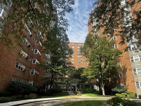 4960 N Marine Dr #610, Chicago, IL 60640