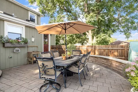 Exterior - 560 E 7th St, Lockport, IL 60441 photo 7 of 15