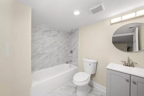 Bath - 7421 S Eggleston Ave, Chicago, IL 60621 photo 4 of 4