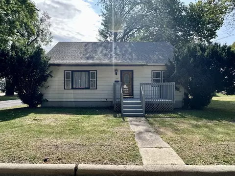 1001 W 8th St, Sterling, IL 61081