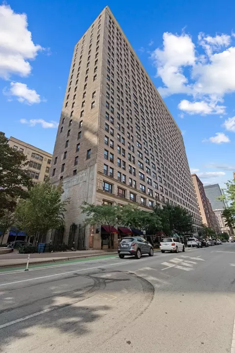 600 S Dearborn St #1007, Chicago, IL 60605