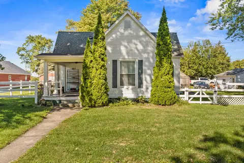 406 S Gray St, Sidell, IL 61876