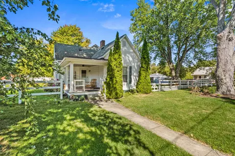 406 S Gray St, Sidell, IL 61876 photo 4