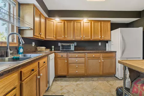 406 S Gray St, Sidell, IL 61876 photo 12