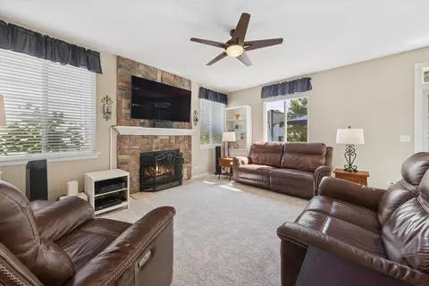 Living - 12225 S Shagbark Dr, Plainfield, IL 60585 photo 3 of 4