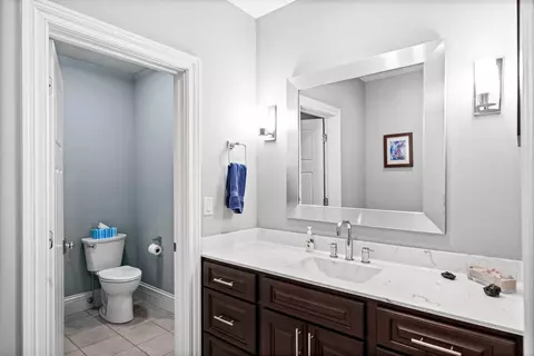 Bath - 701 Broadway Ave, Normal, IL 61761 photo 6 of 7
