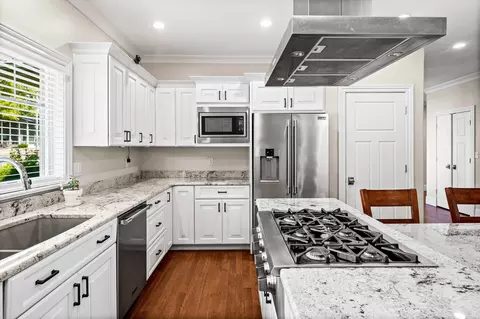 Kitchen - 701 Broadway Ave, Normal, IL 61761 photo 4 of 10