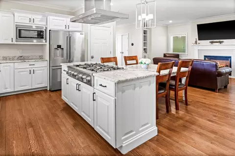 Kitchen - 701 Broadway Ave, Normal, IL 61761 photo 5 of 10