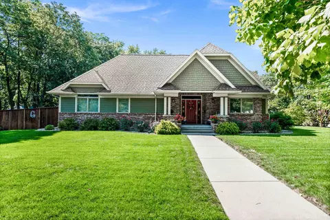 Exterior - 701 Broadway Ave, Normal, IL 61761 photo 2 of 15