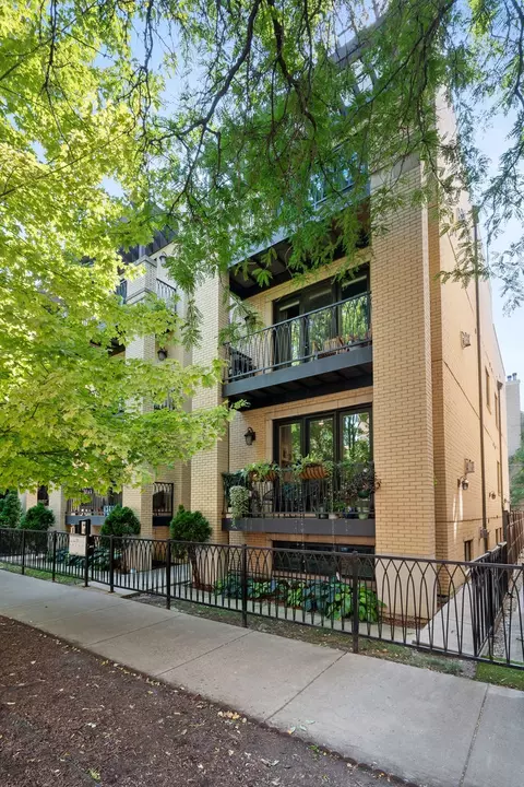2219 W Wabansia Ave #3, Chicago, IL 60647